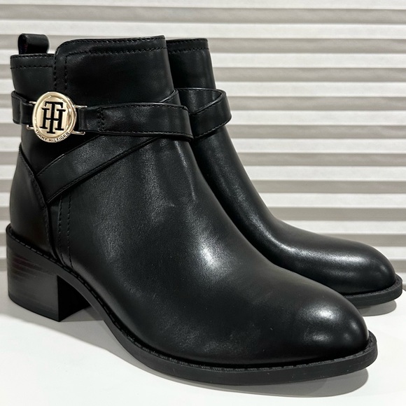 🌸TOMMY HILFIGER🌸 Diyana Faux Leather Ankle Bootie Black Size: 5 - Picture 8 of 15